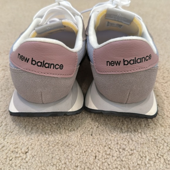 New Balance - Picture 3 of 3